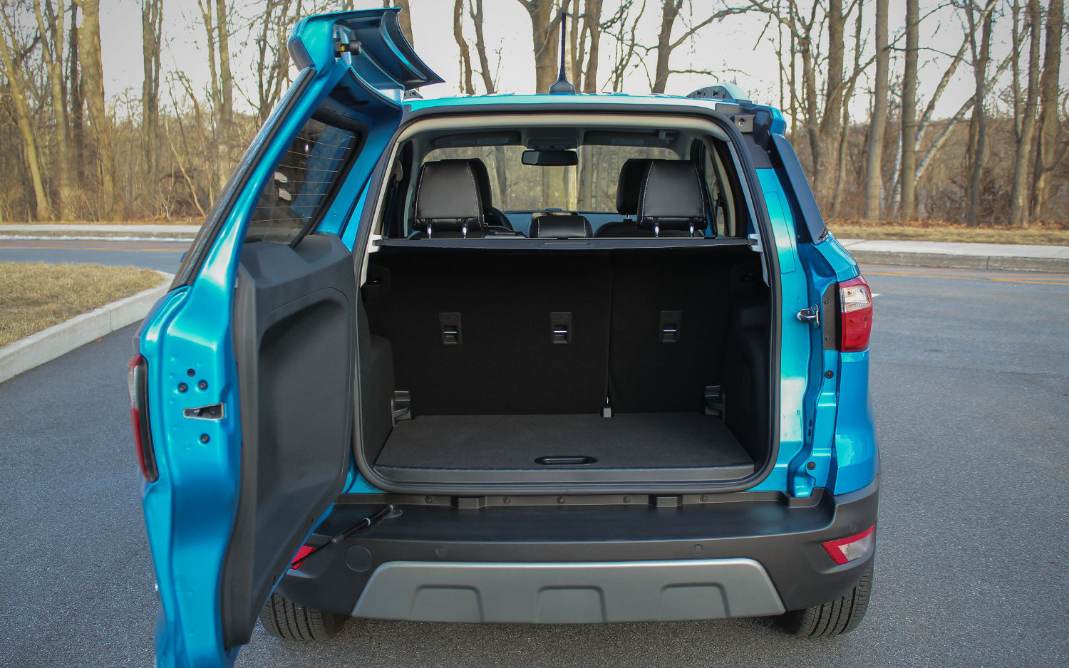 Comparison Ford Ecosport Titanium 2018 vs Ford Kuga ST Line 2018